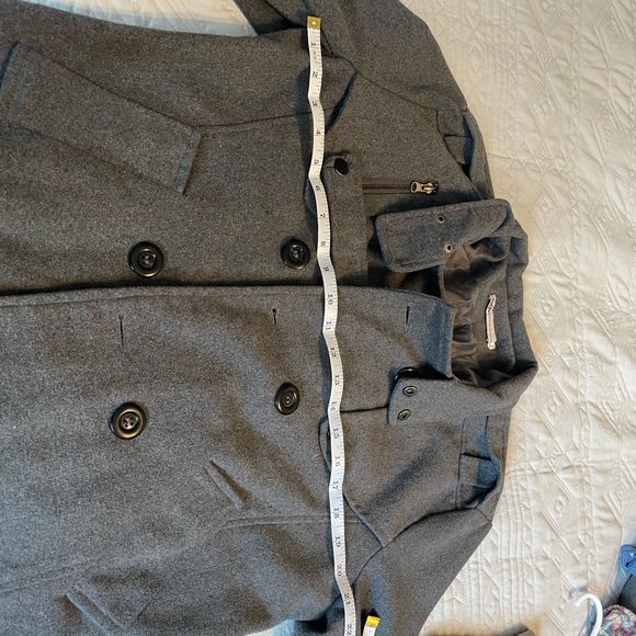 Stylish Women's Double-Breasted Gray Pea Coat - Picture 11 of 12